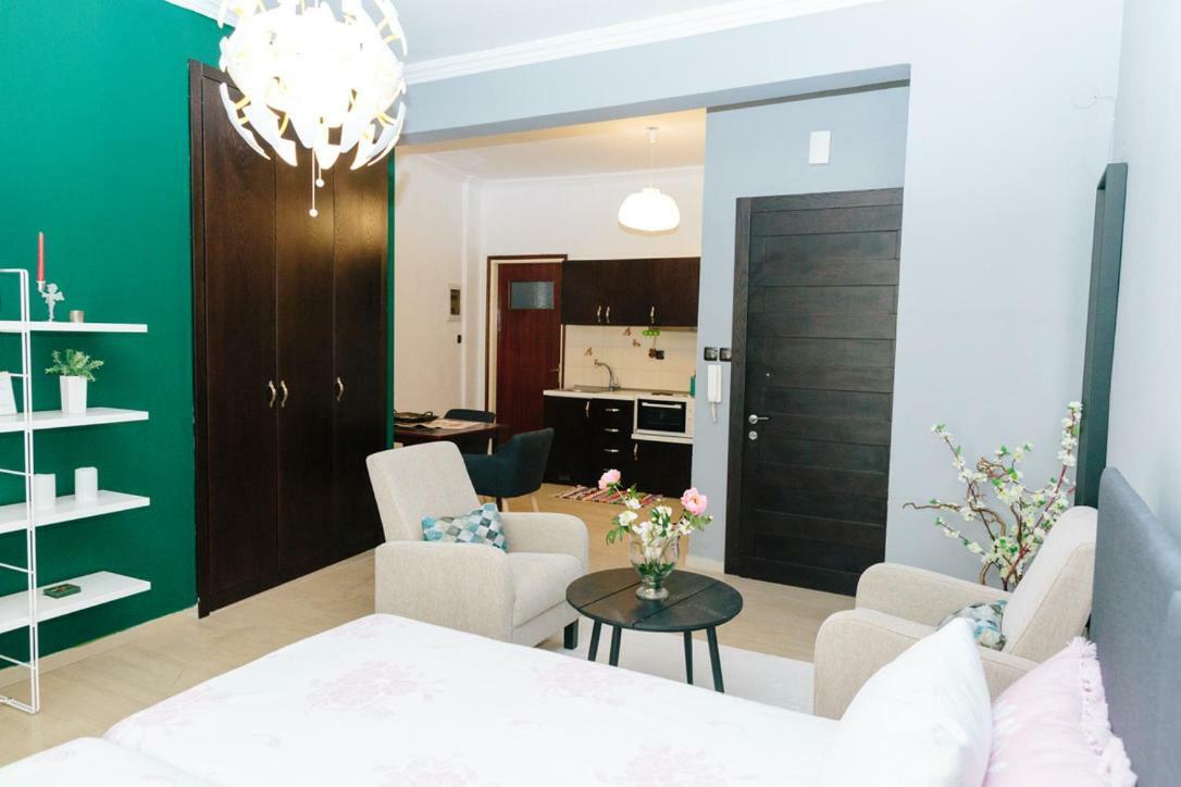 Cosy Downtown Studio - Suite Комотини Экстерьер фото